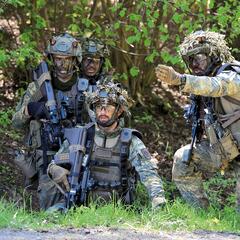 Infanteristen des Österreichischen Bundesheeres festigten bei der TRIAS 25 ihr Können in der Einsatzart Angriff. (Foto: Bundeswehr/Carl Schulze)