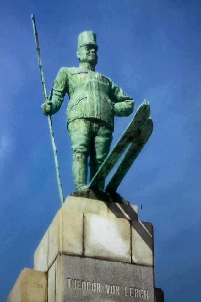Denkmal für Theodor Edler von Lerch in Takata (Foto: Archiv Pöcher)