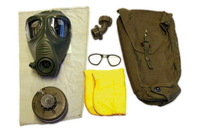 Der ABC-Schutzmaskensatz mit der neuen Schutzmaske M2000 und die dazugehörige Tragtasche. (Foto: Bundesheer/Eva Rinner)