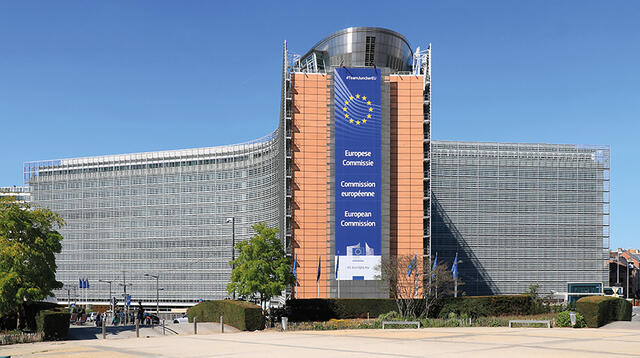Das Amtsgebäude der Europäischen Kommission. (Foto: Von EmDee - Eigenes Werk, CC BY-SA 4.0)
